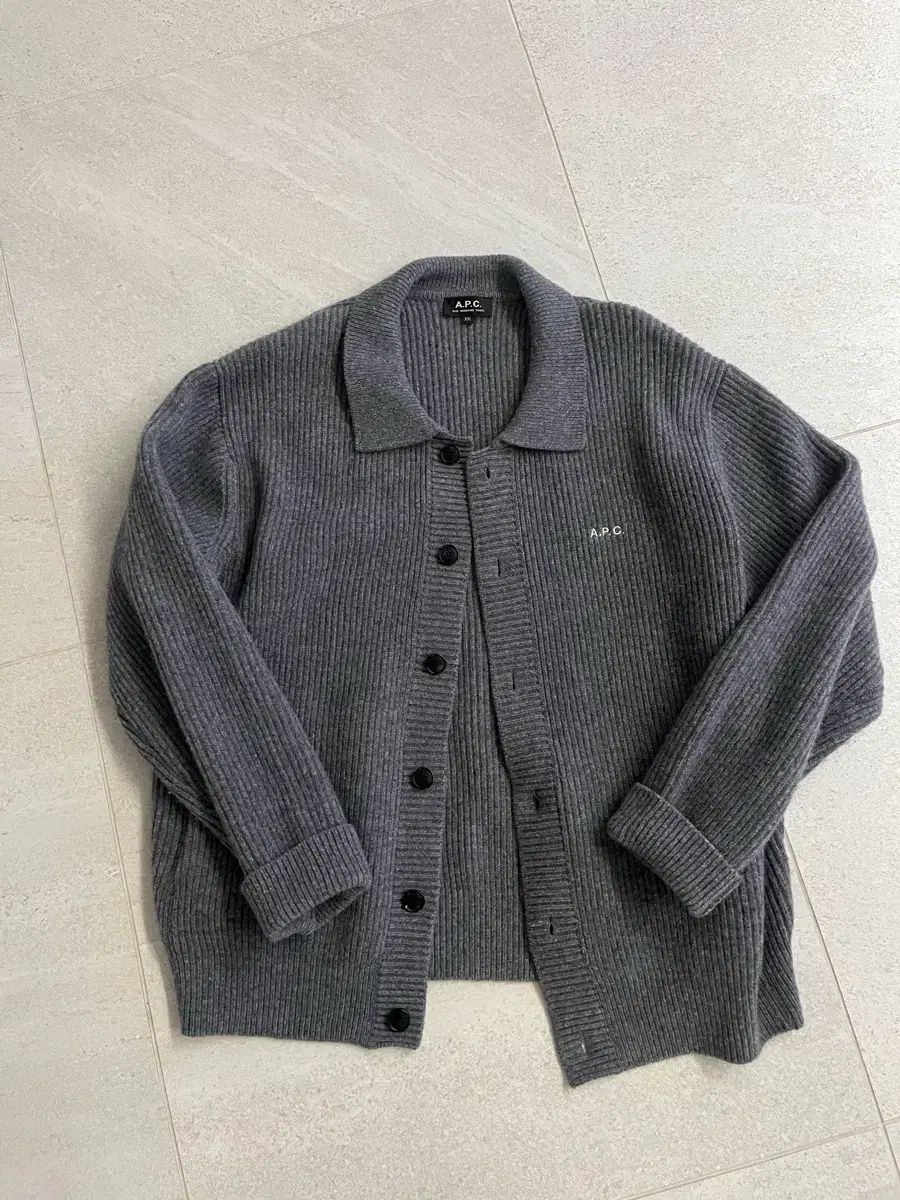 A P C ウール ロゴ グレー カーディガン | A.P.C. グレー SUZY⁄JPS 