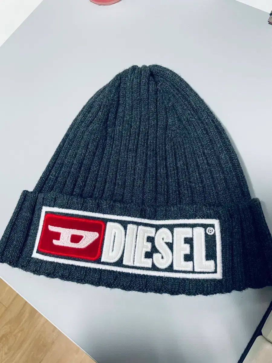 DIESEL ビックロゴ リブ ビーニー