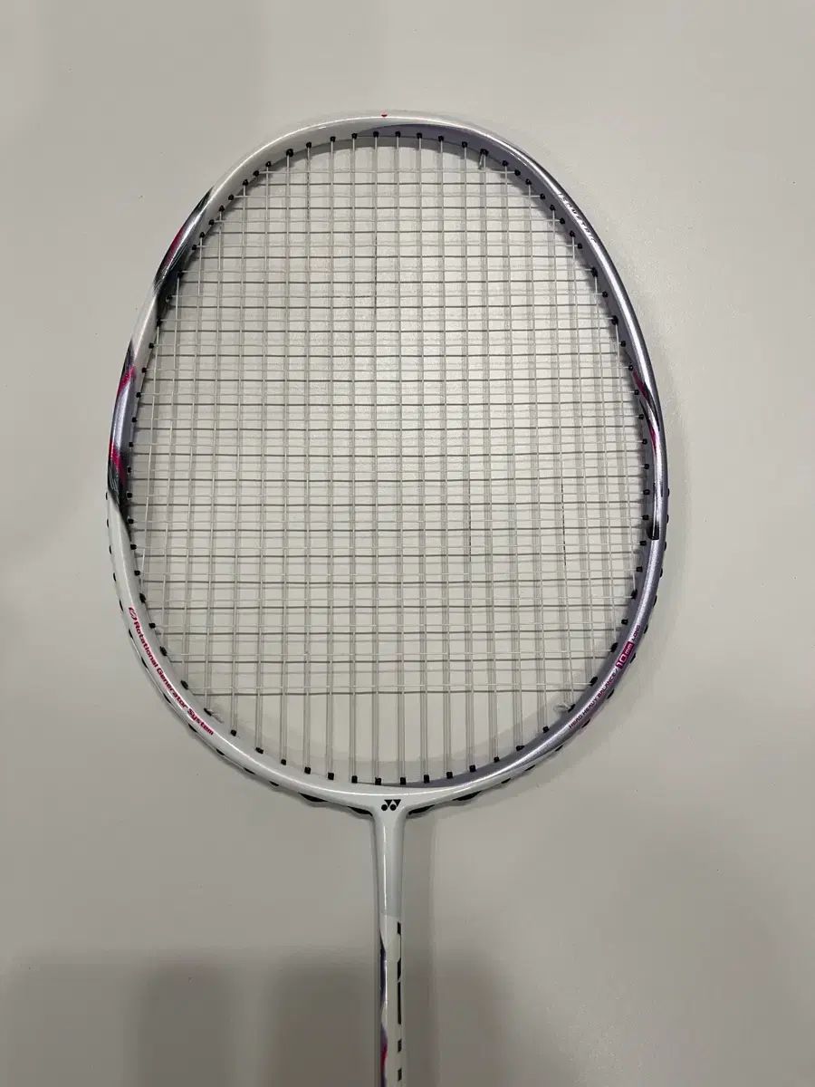 YONEX