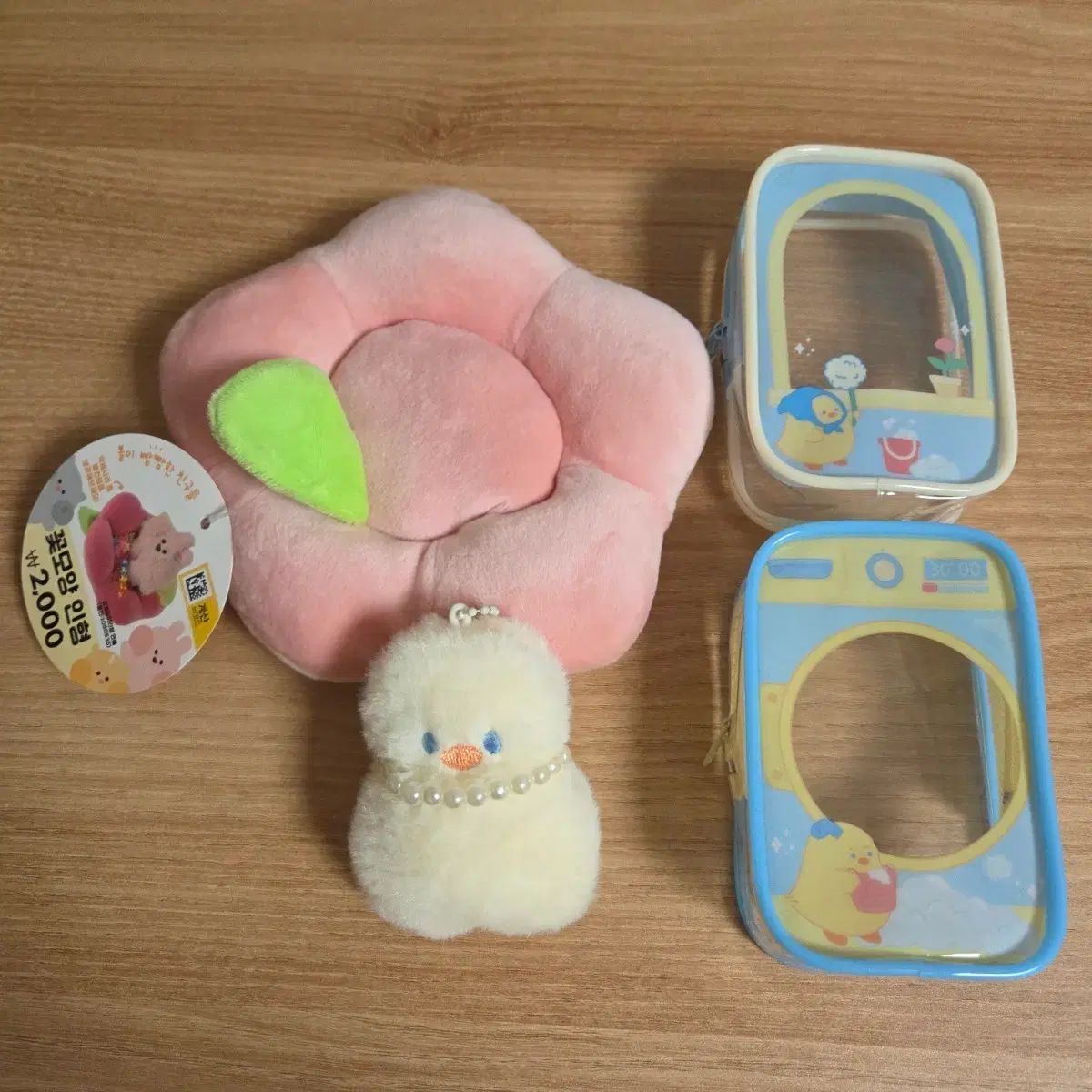 DAISO 花モチーフ ぬいぐるみ ひよこ ぬいぐるみ キーホルダー クリア