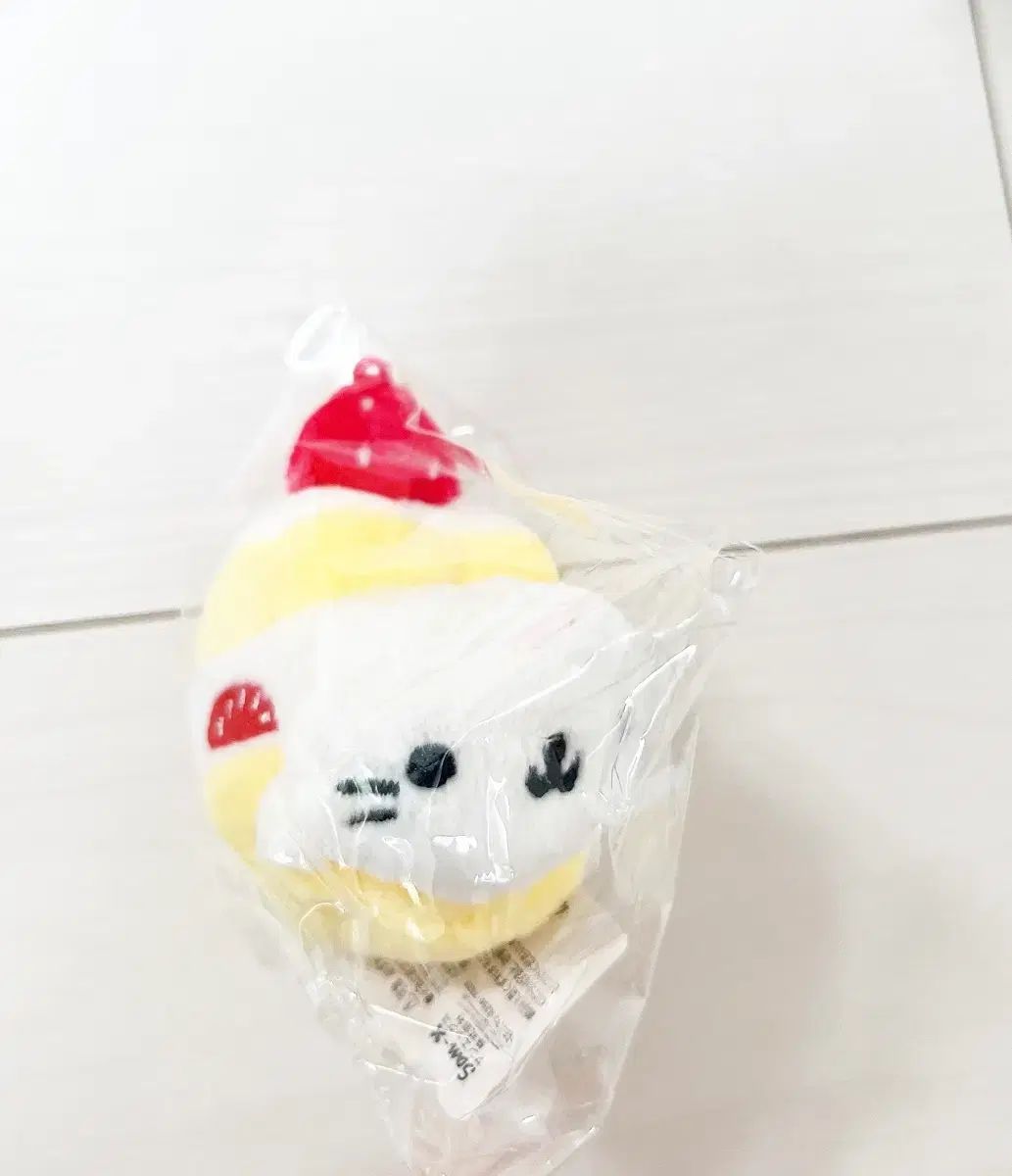 サンエックス にゃんにゃんにゃんこ いちごショートケーキ