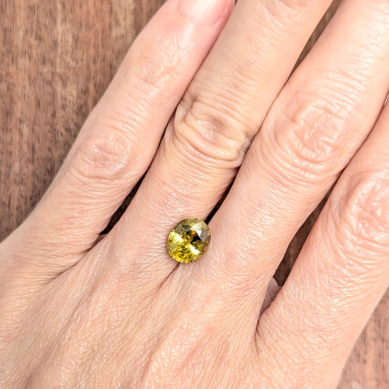  スフェーン マダガスカル産 1.94 ct その他 アクセサリー