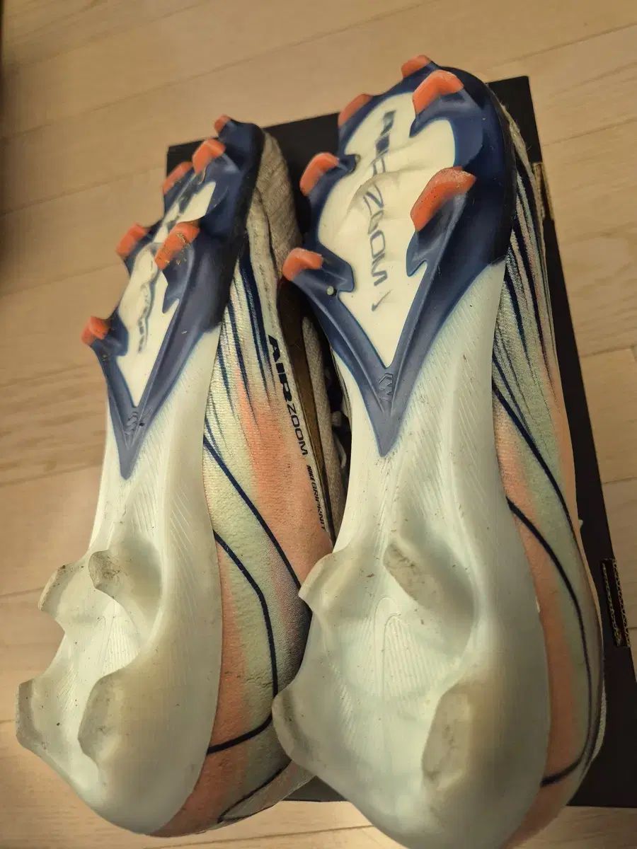 ナイキ マーキュリアル ヴェイパー 16 FG 270