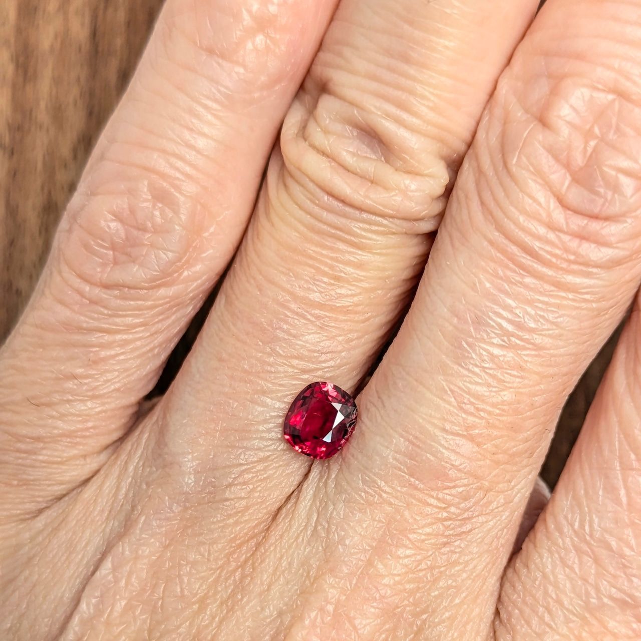 レッドスピネル