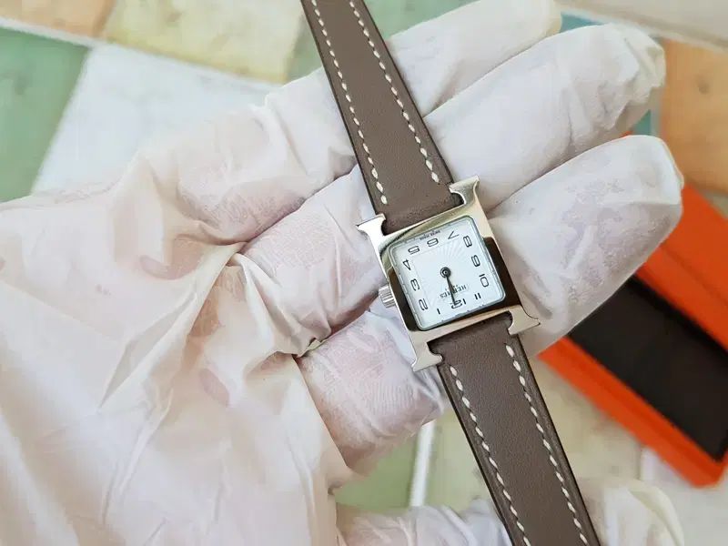  Hermes エルメス 新モデル Hウォッチ ミニ シルバー TPMサイズ HH 1 110 腕時計(クォーツ) 腕時計(アナログ)