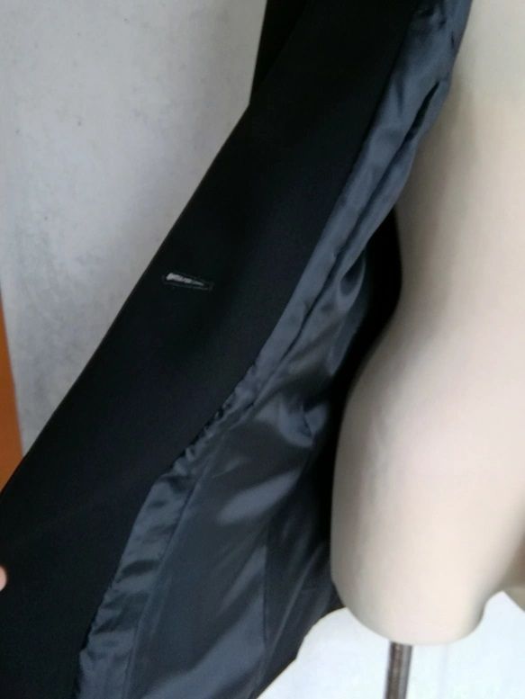  喪服 礼服 ブラックフォーマルロングジャケット 体型カバー 後ろ立ち襟 4 L-6 L対応 137501 その他 ブラックスーツ 礼服 喪服