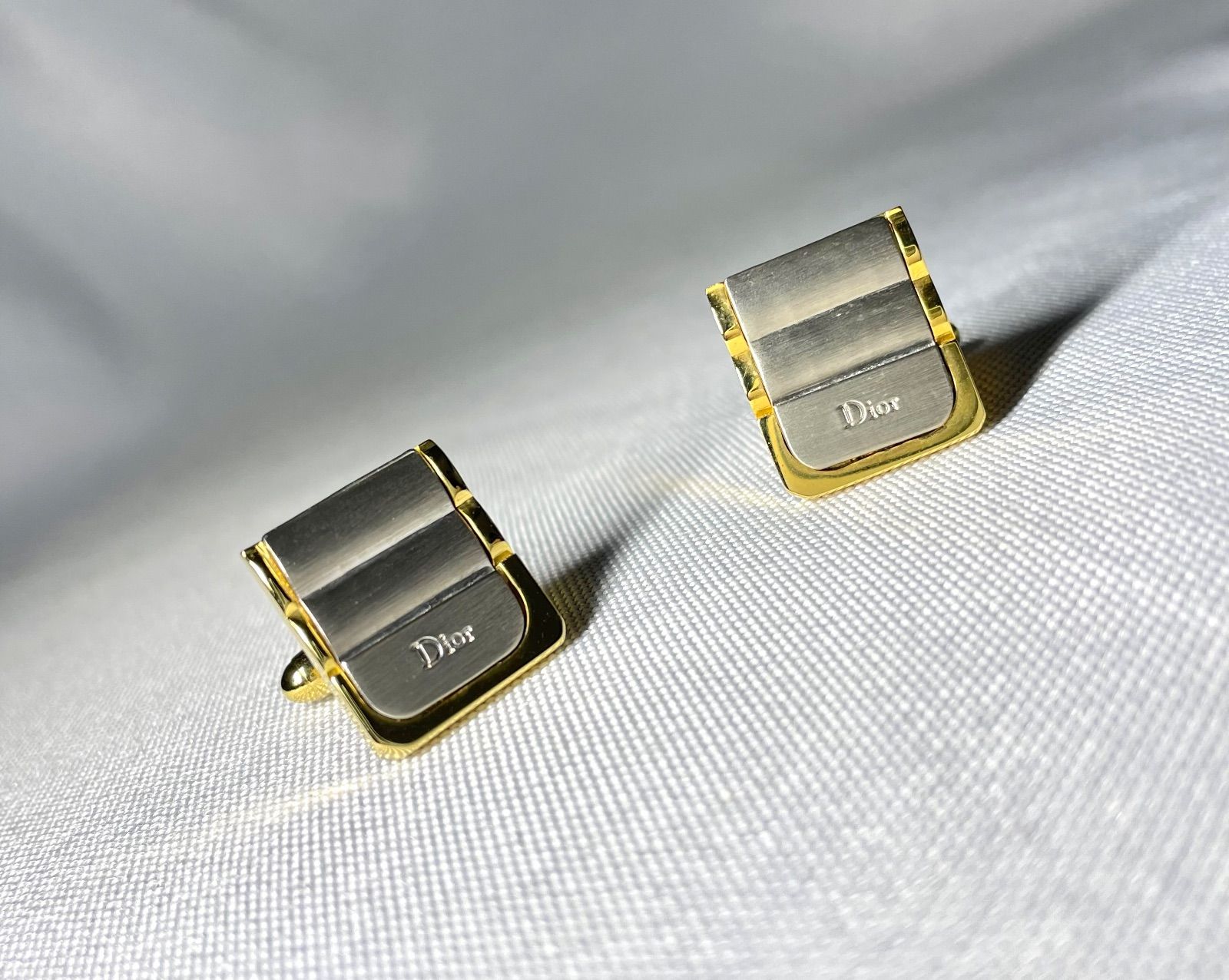 Dior ディオール ブランドロゴ ゴールド-艶消しシルバー ヴィンテージスクエアカフス カフリンクス ボタン メンズ