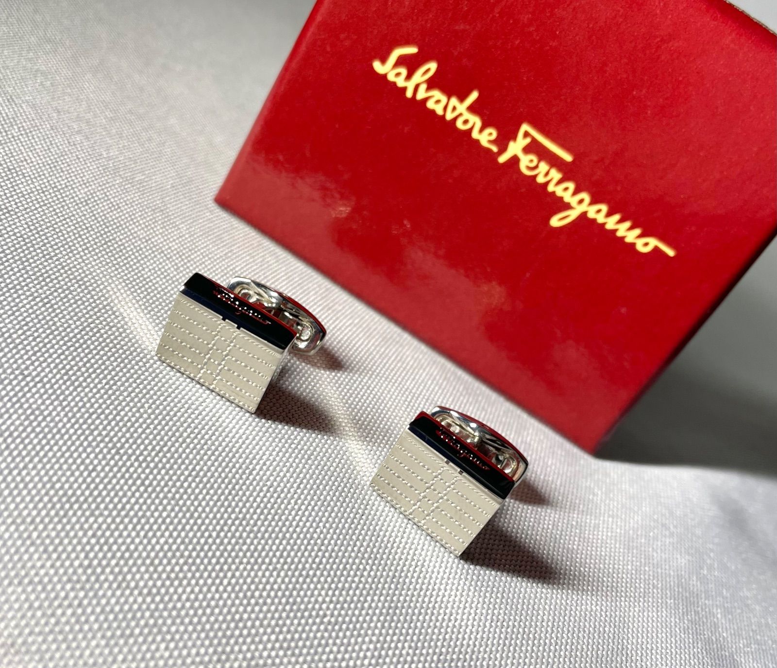 美品 Salvatore Ferragamo サルヴァトーレフェラガモ サイドブランド