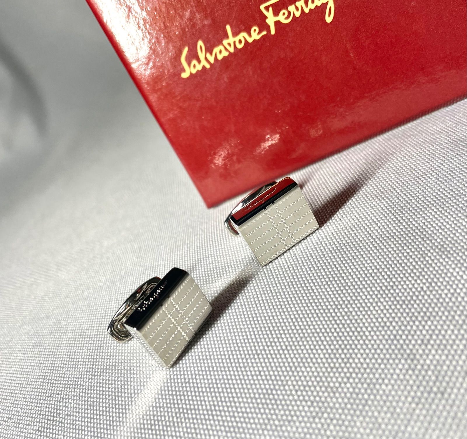 美品 Salvatore Ferragamo サルヴァトーレフェラガモ サイドブランド