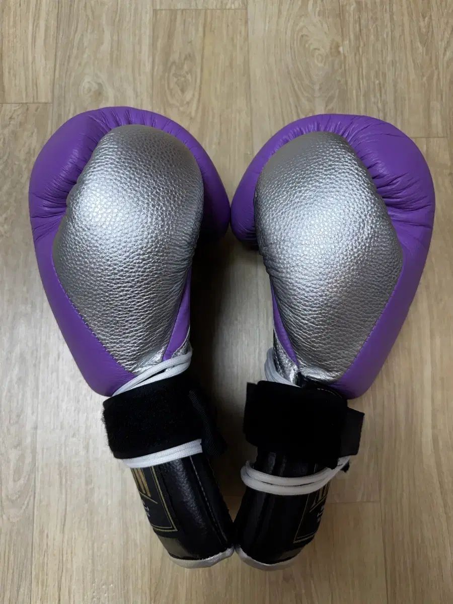 新モデル エクスブロウ16オンス グローブ