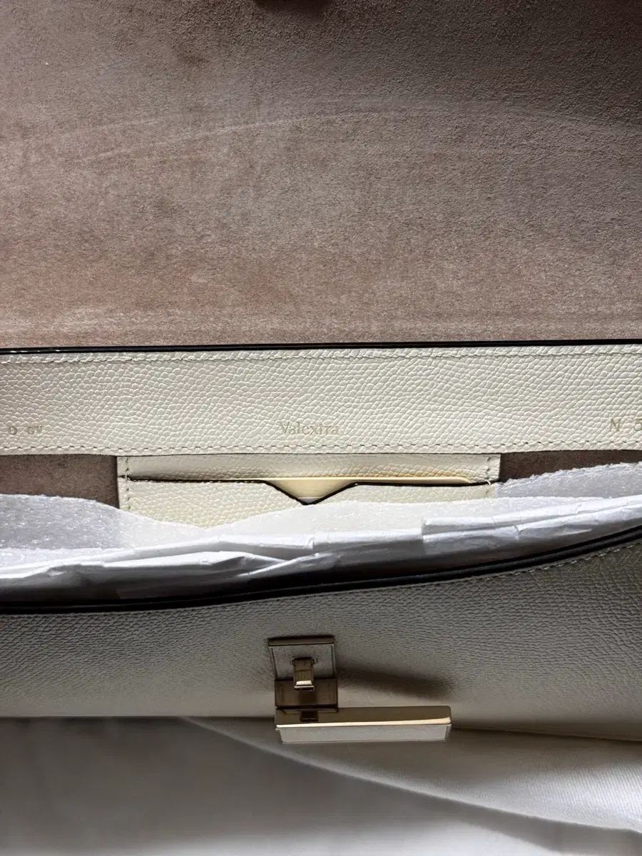 クラッチバッグ