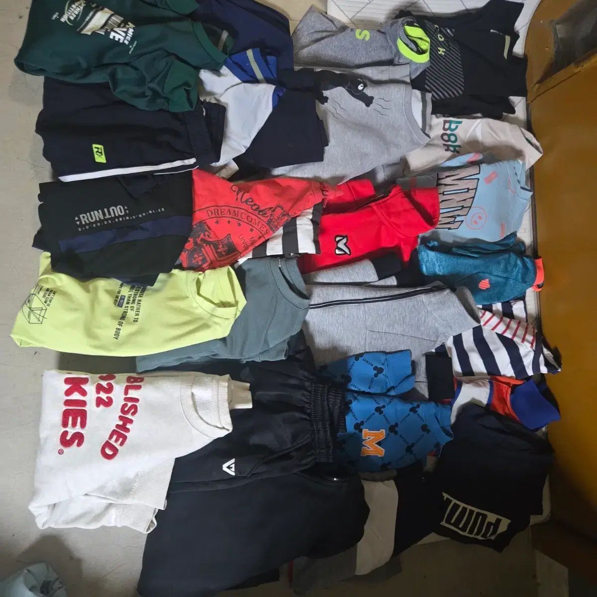 高品質，お買い得 男の子服 150 160 全て Tシャツ