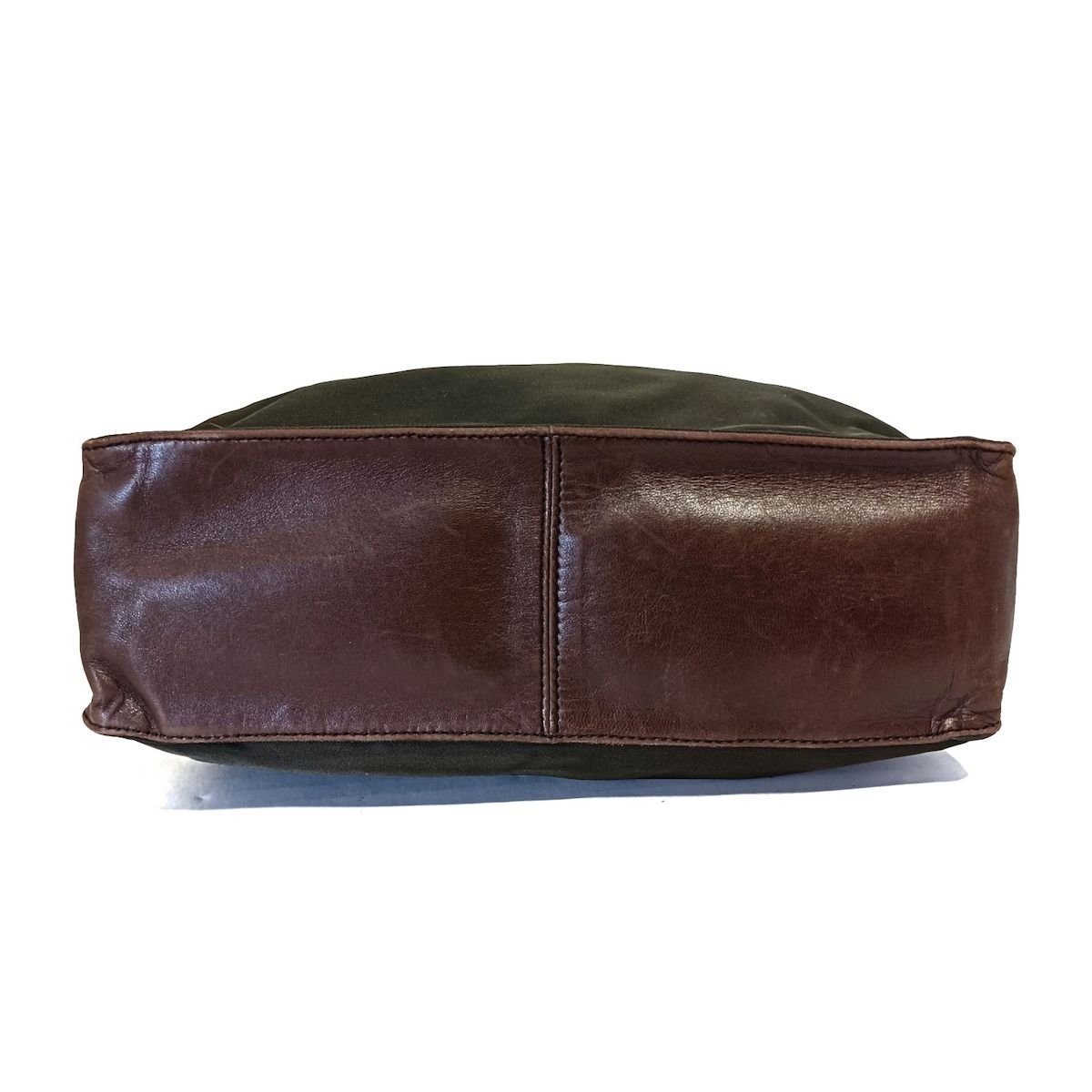 PRADA(プラダ) ショルダーバッグ - カーキ×ダークブラウン レザー