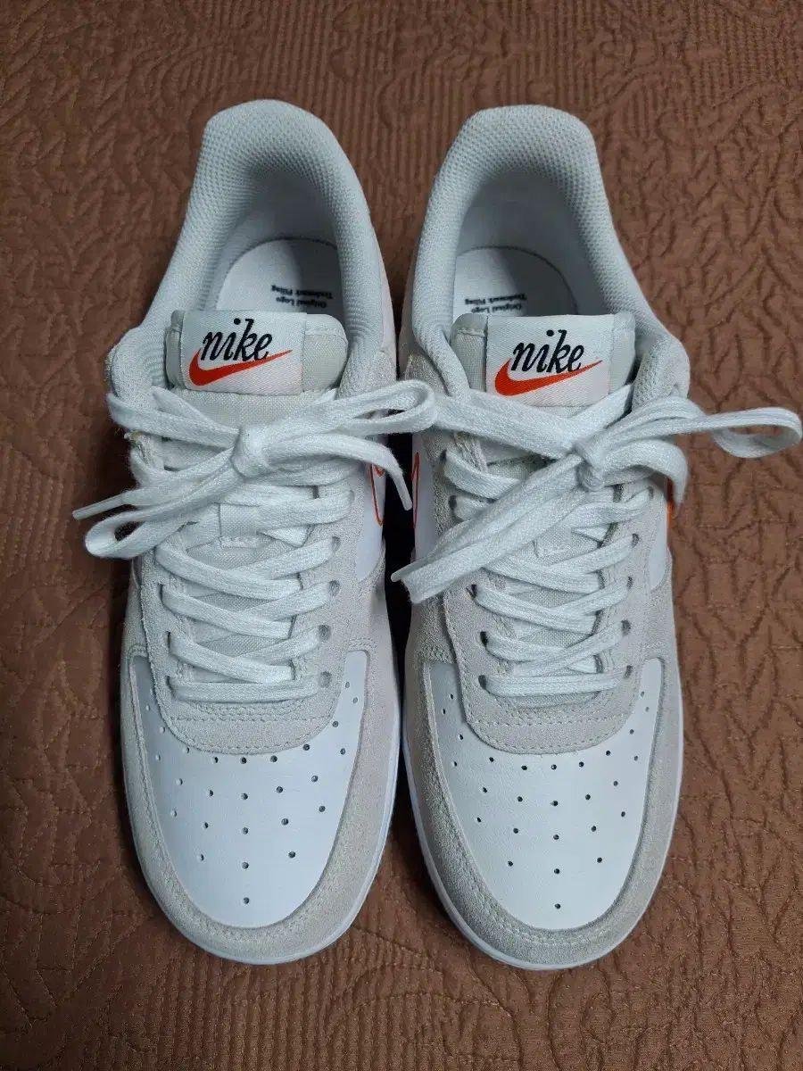 250 NIKE エアフォース1 レディース スニーカー 2144