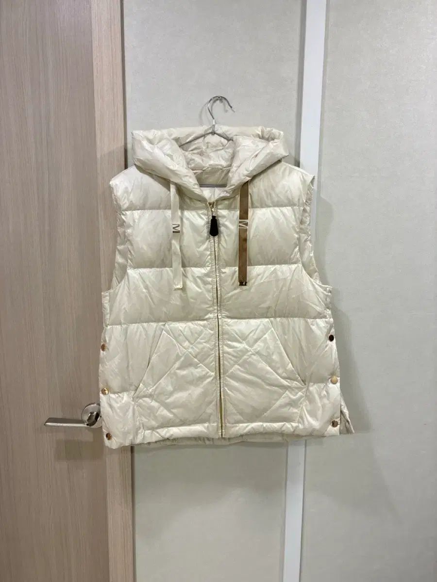 ダックダウンダウンベスト