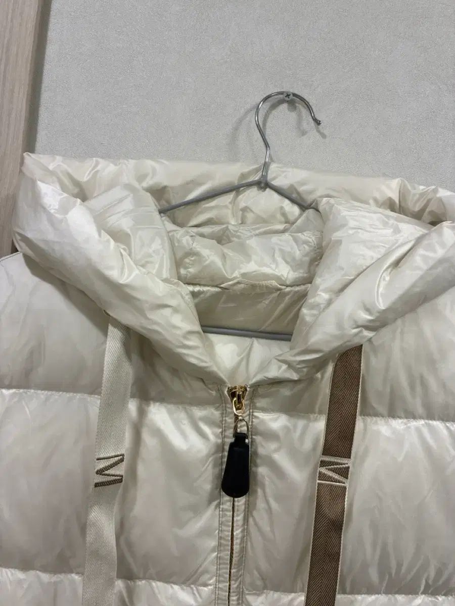 ダックダウンダウンベスト