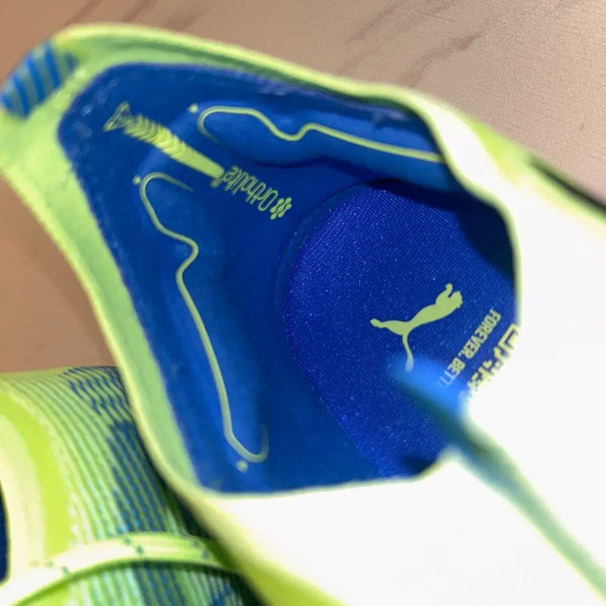 サッカーシューズ