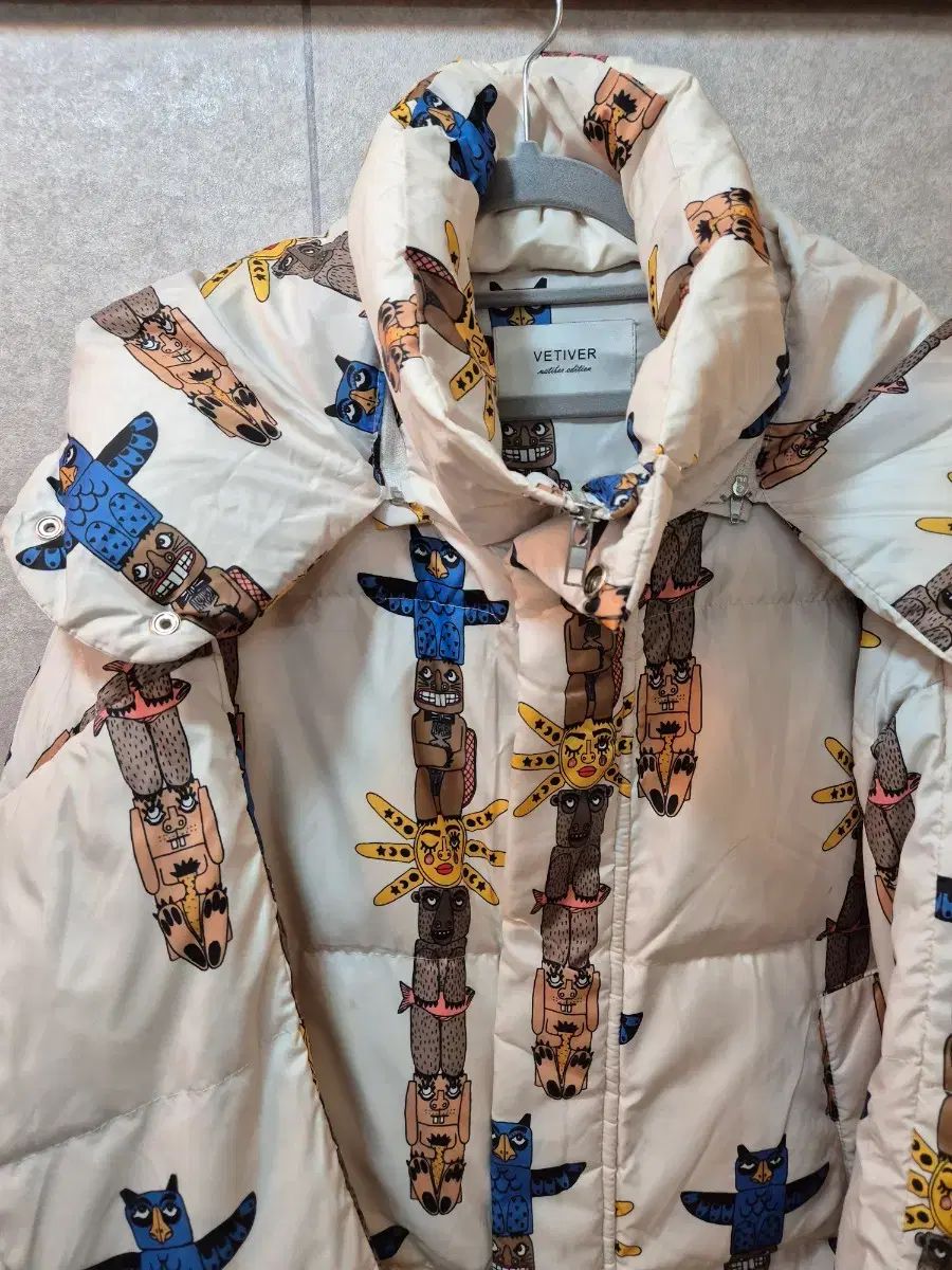VETIVER トーテム プリンティング ダックダウン アウター