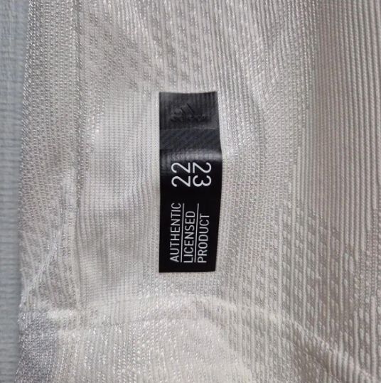 アセンティック アウェー