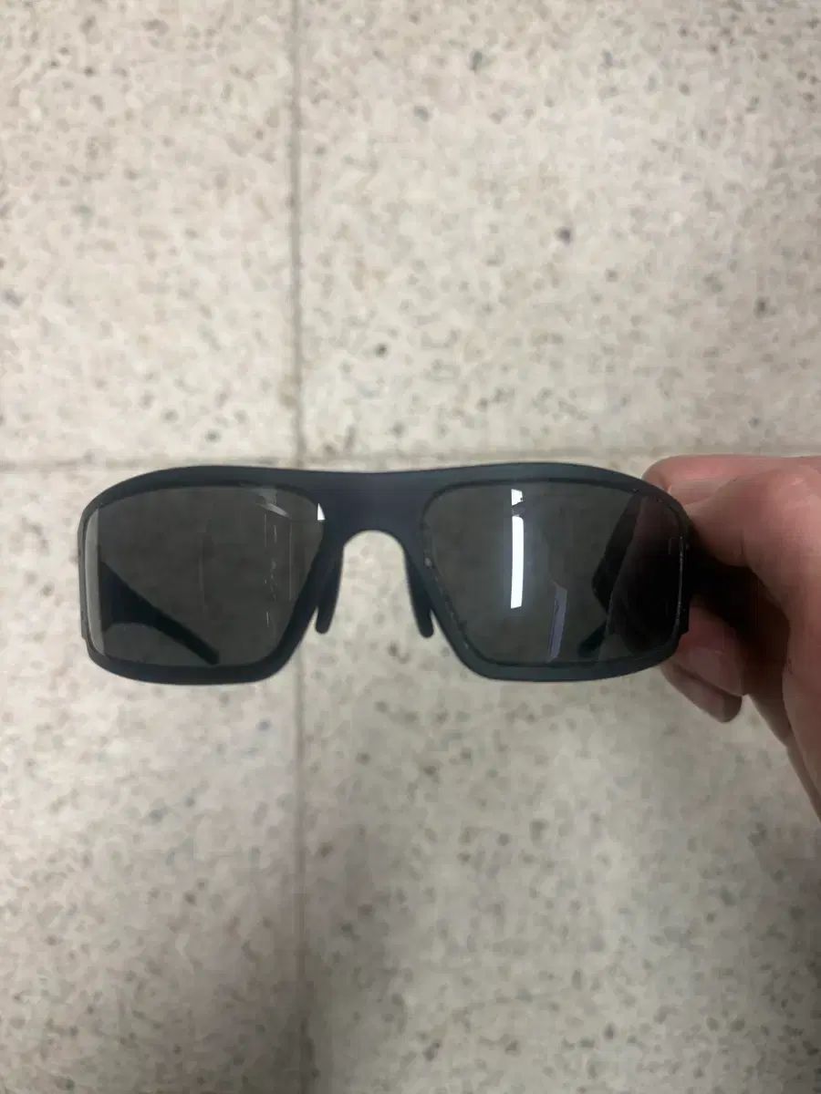  TOD S トッズ マグナム アジアンフィット ブラック サングラス 小物