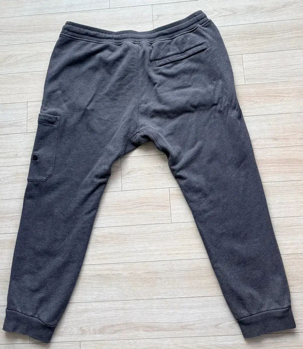 ジョガーパンツ