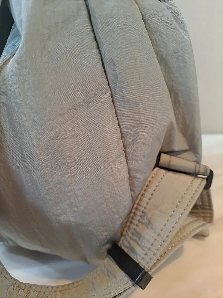  アッテヴァネッサ ブリューノ 르봉백 グレー L リュック バックパック バッグ