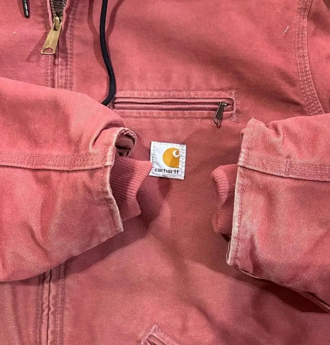 Carhartt デトロイトジャケット VRS ローズサーモンピンク Carhartt デトロイトジャケット VRS ローズサーモンピンク Carhartt