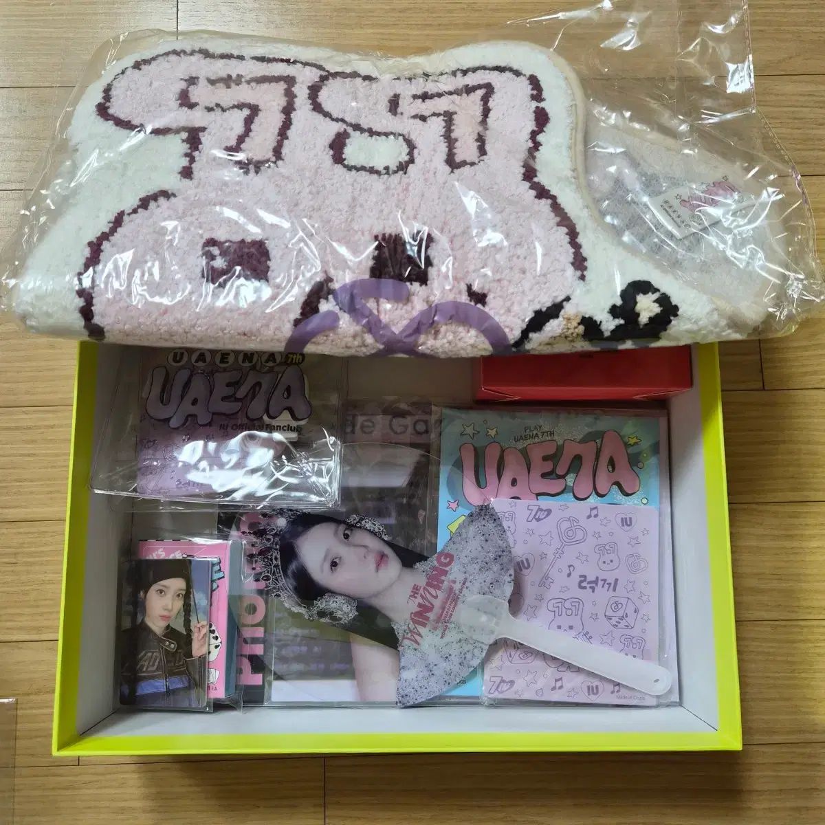 IU ファンクラブキットUAENA2期 IU ユエナ UAENA 7期 ファンクラブ キット - メルカリ