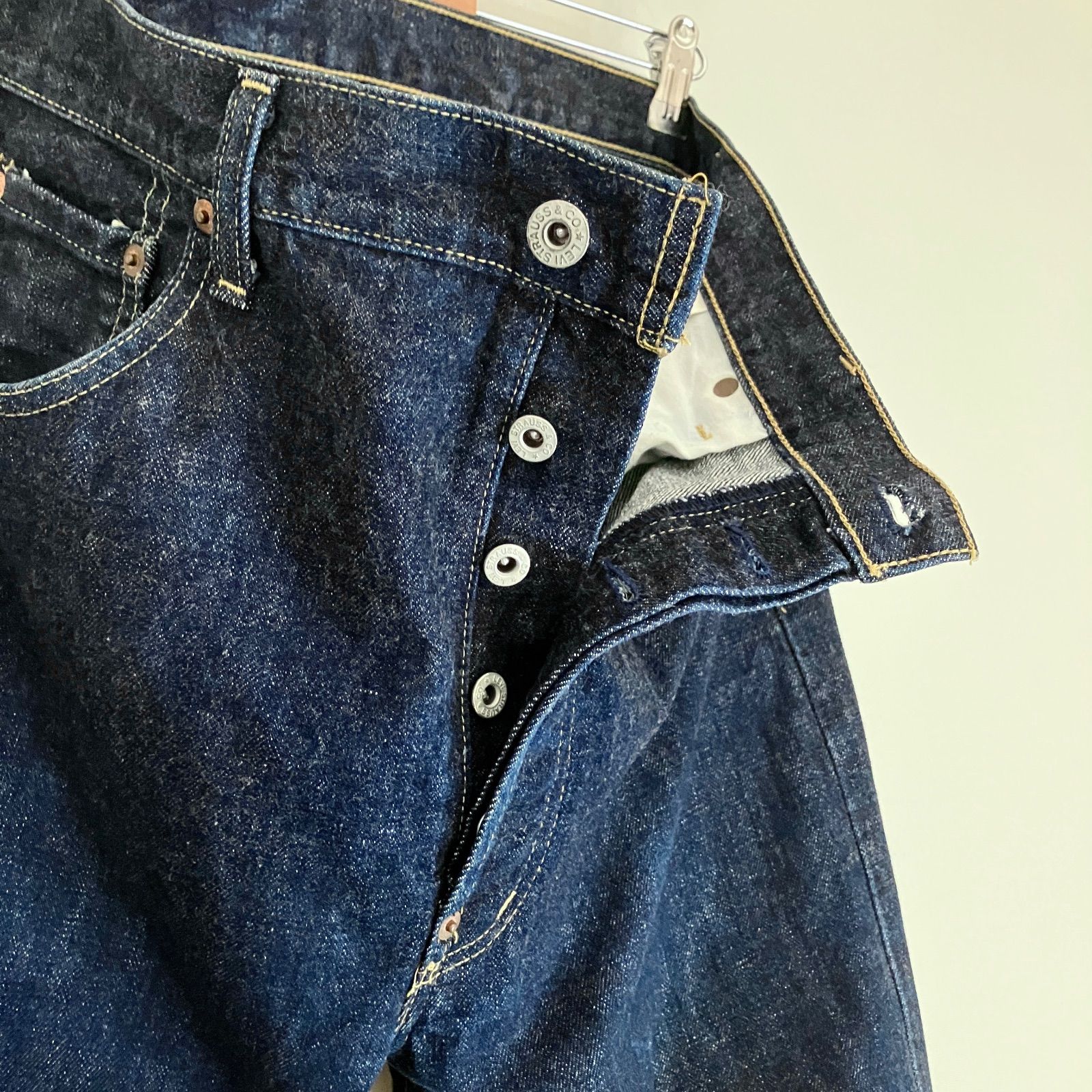 リーバイス　ジーンズ　702XX　セルビッチ　シンチバック　W29 濃紺】リーバイス Levi's 702XX☆1995年日本製☆セルビッチデニム