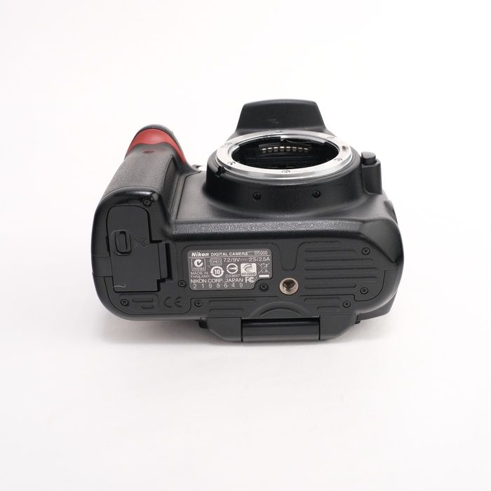 中古美品 Nikon ニコン D5000ボディ SC:1215回 中古美品 Nikon ニコン D5000ボディ SC:1215回 中古美品 Nikon ニコン