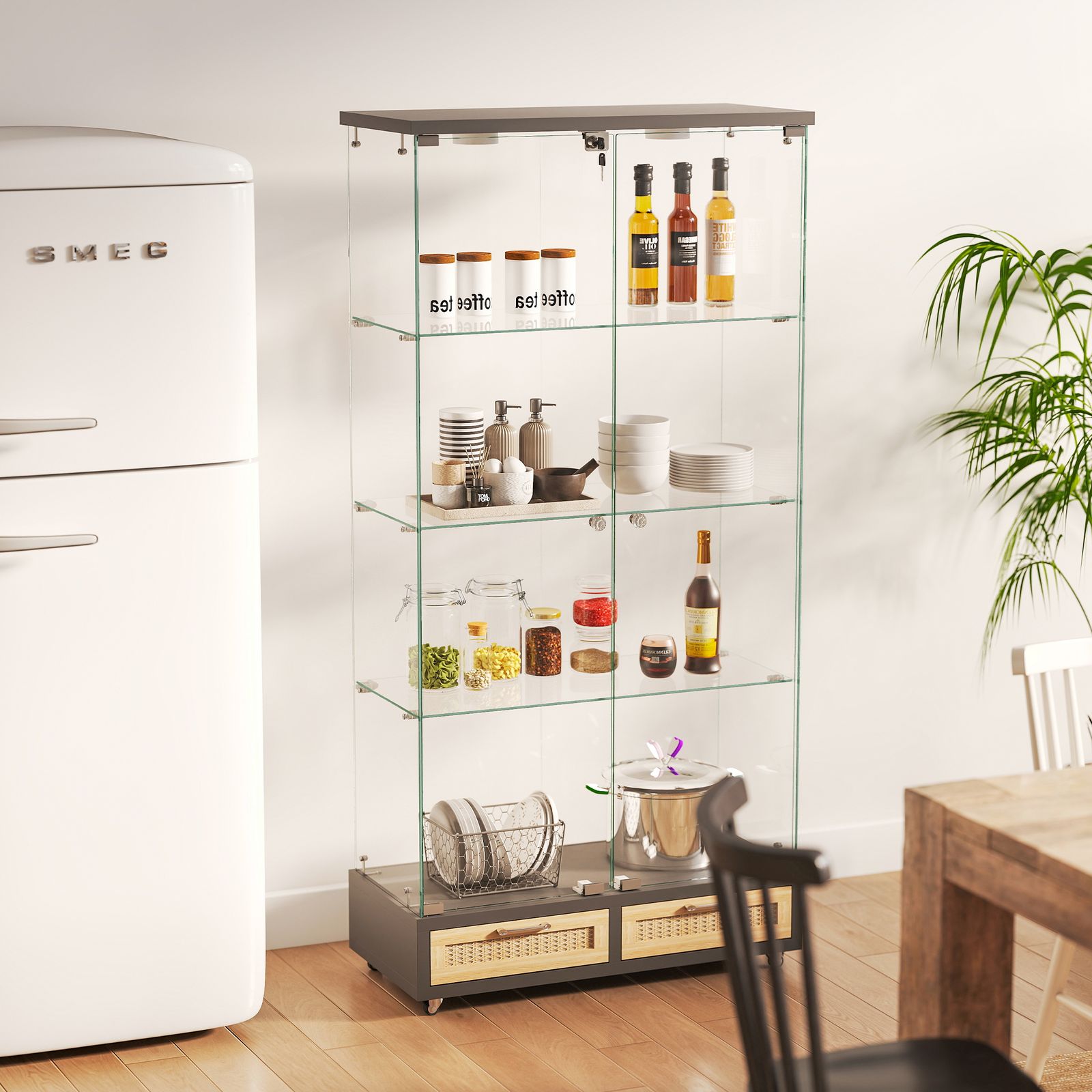 LED照明・藤編み引き出し付き ガラス収納キャビネット｜ロック付き強化