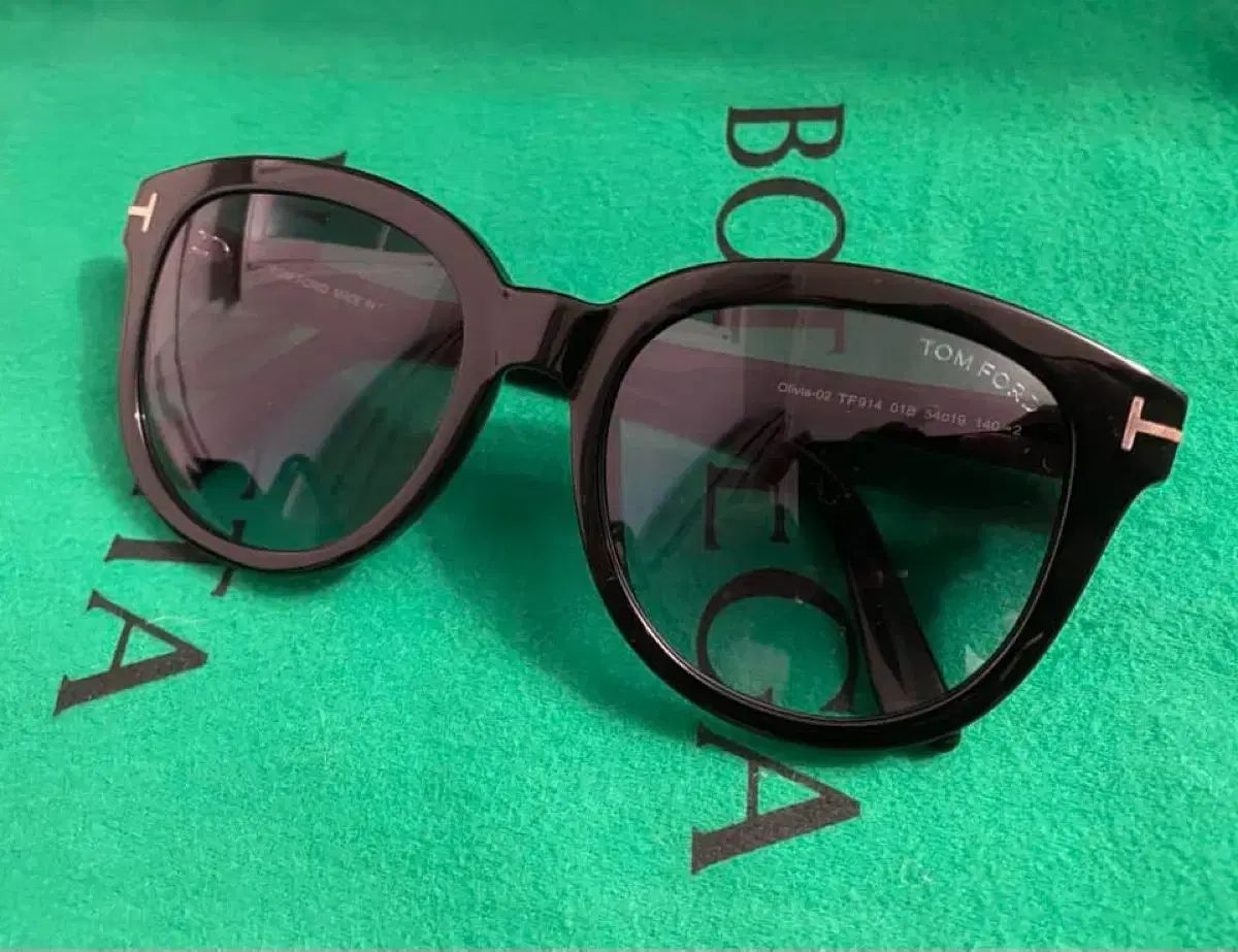 TOM FORD トムフォード Olivia-02 TF914 ブラック サングラス - メルカリ