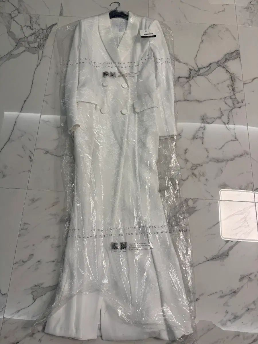 DINT ディント 白 ダブル コート S 55お勧め