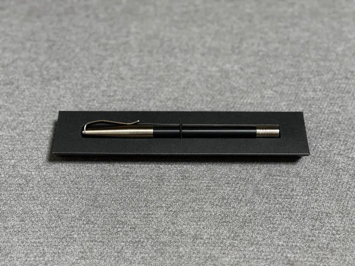 UNI x Postalco レイヤード ボールペン ブラック - メルカリ