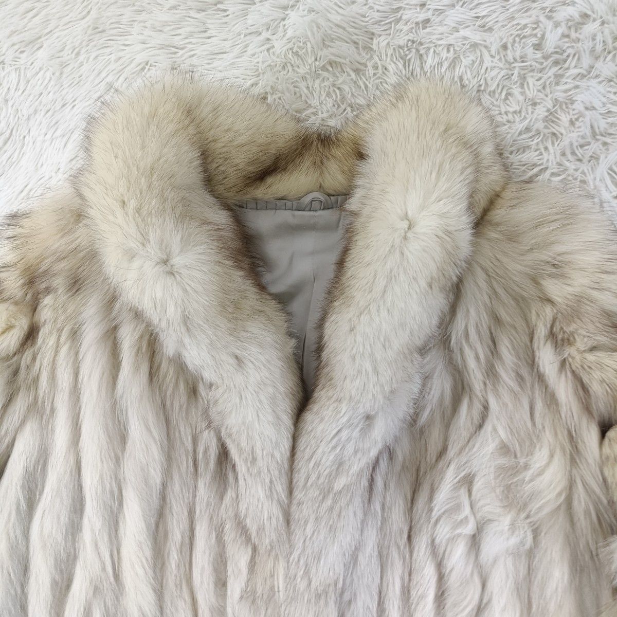 【美品】ブルーフォックス ファーコート 銀サガ　サイズM 毛皮○ レディース サガフォックス ブルーフォックス Lサイズ ファーコート リアルファー