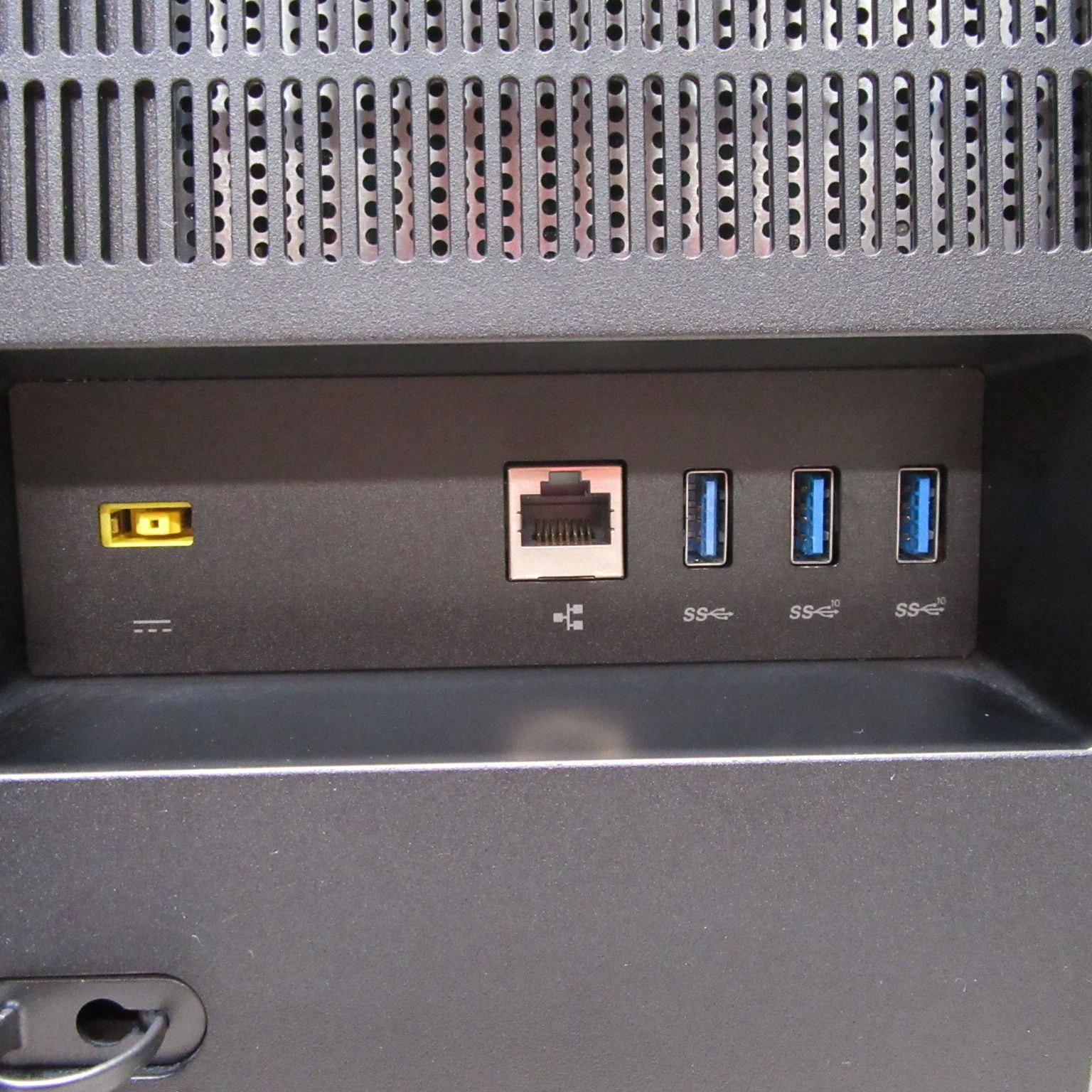 Win11公式対応Corei5/メモリ8G/高速SSD/ブルーレイ/カメラ/無線 - メルカリ