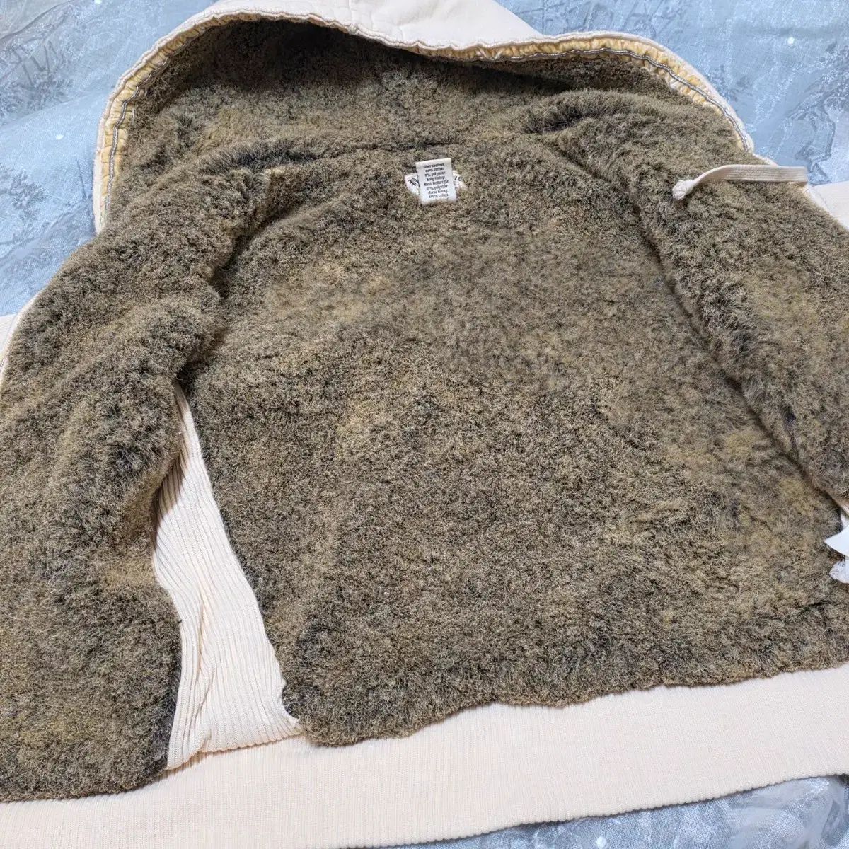 ジップアップ y