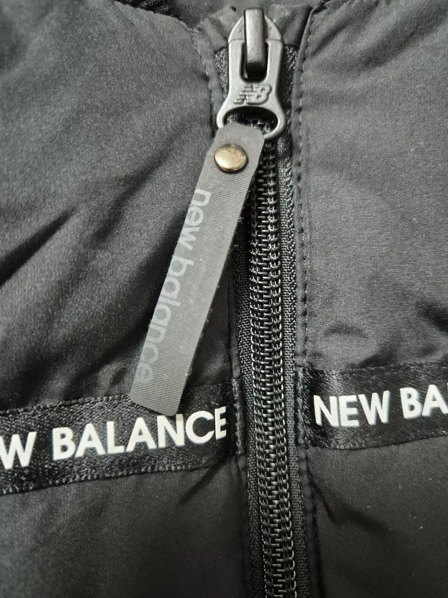 ニューバランス ダウン ベスト キッズ Balance New 0 ダウンベスト グースダウンベスト 軽量 ブラック ボーイズ 男の子 袖なし 防寒 ニューバランスゴルフ
