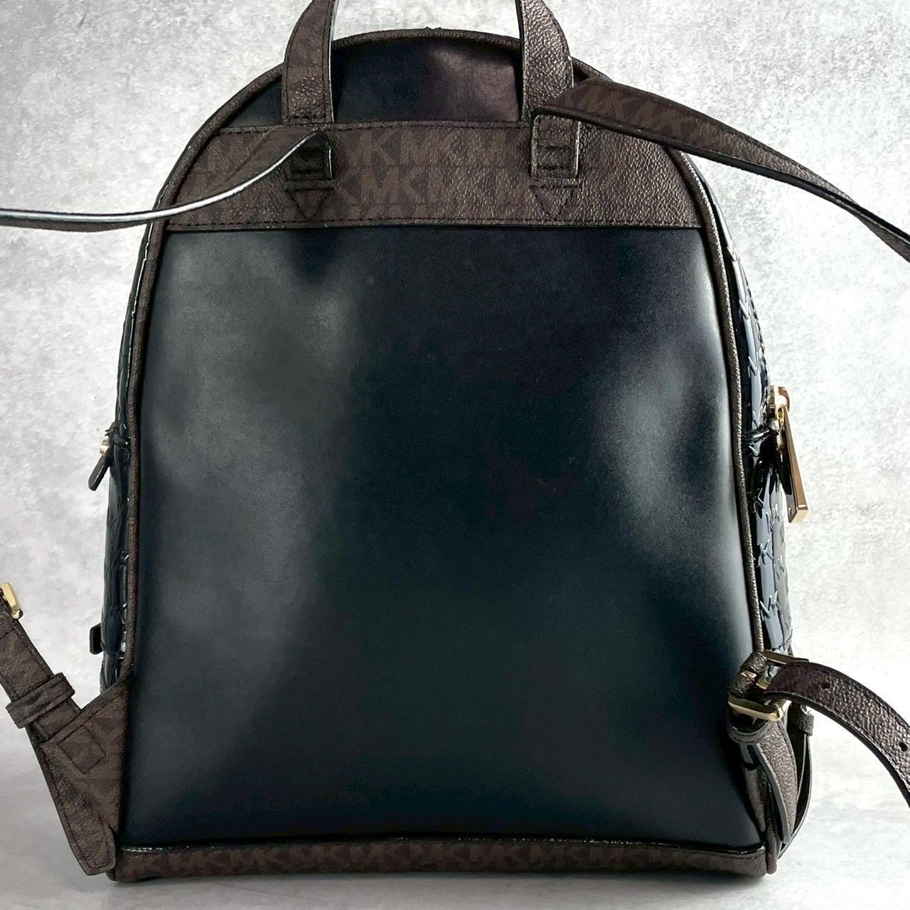 エナメルリュックサック バックパック