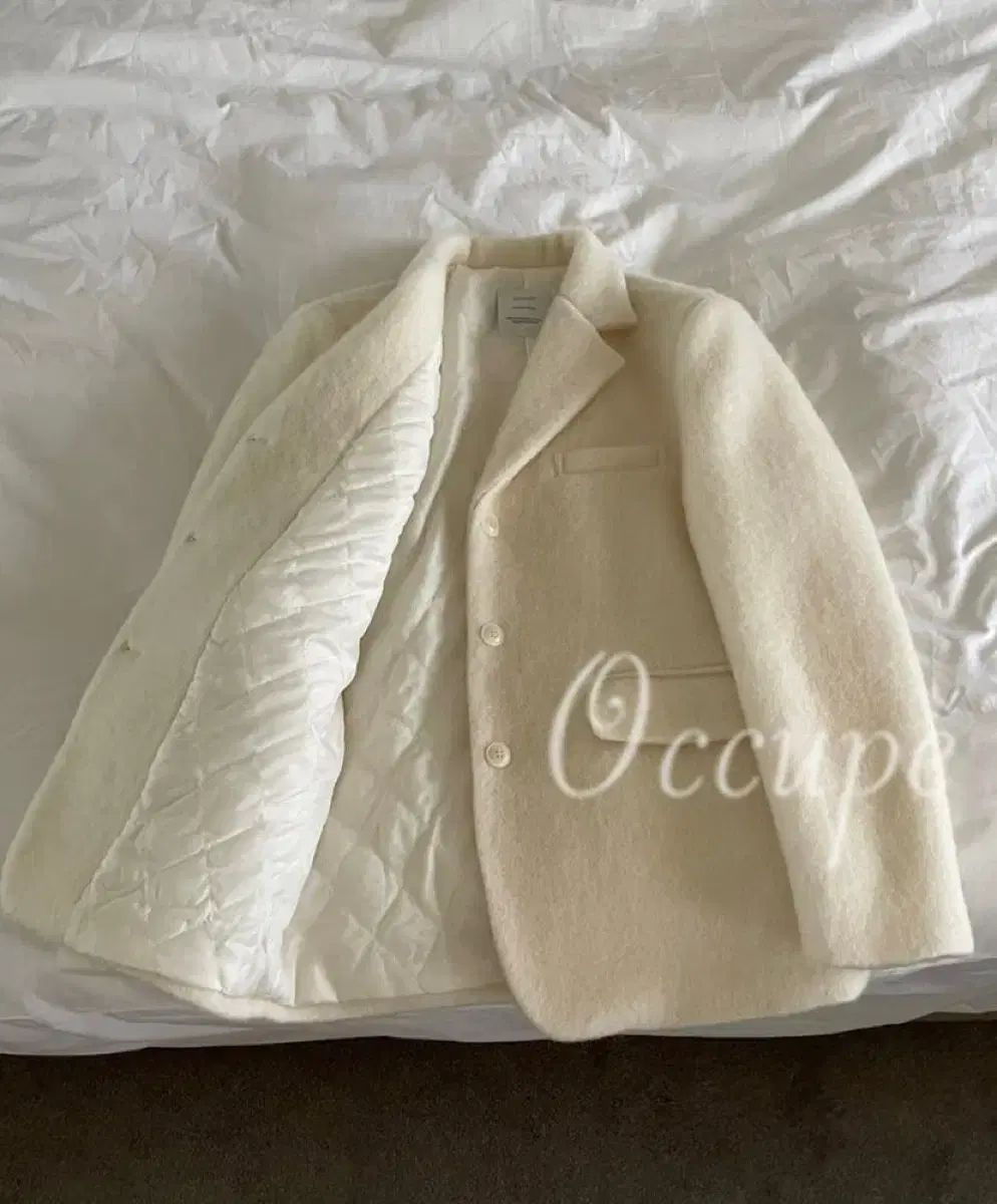 オキューペ ドメタグ イナフ ヘアリー アルパカ ジャケット アイボリー チャコール