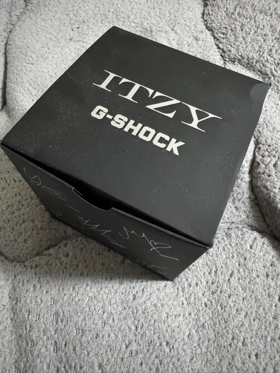 G-SHOCK x ITZY コラボ ピンク