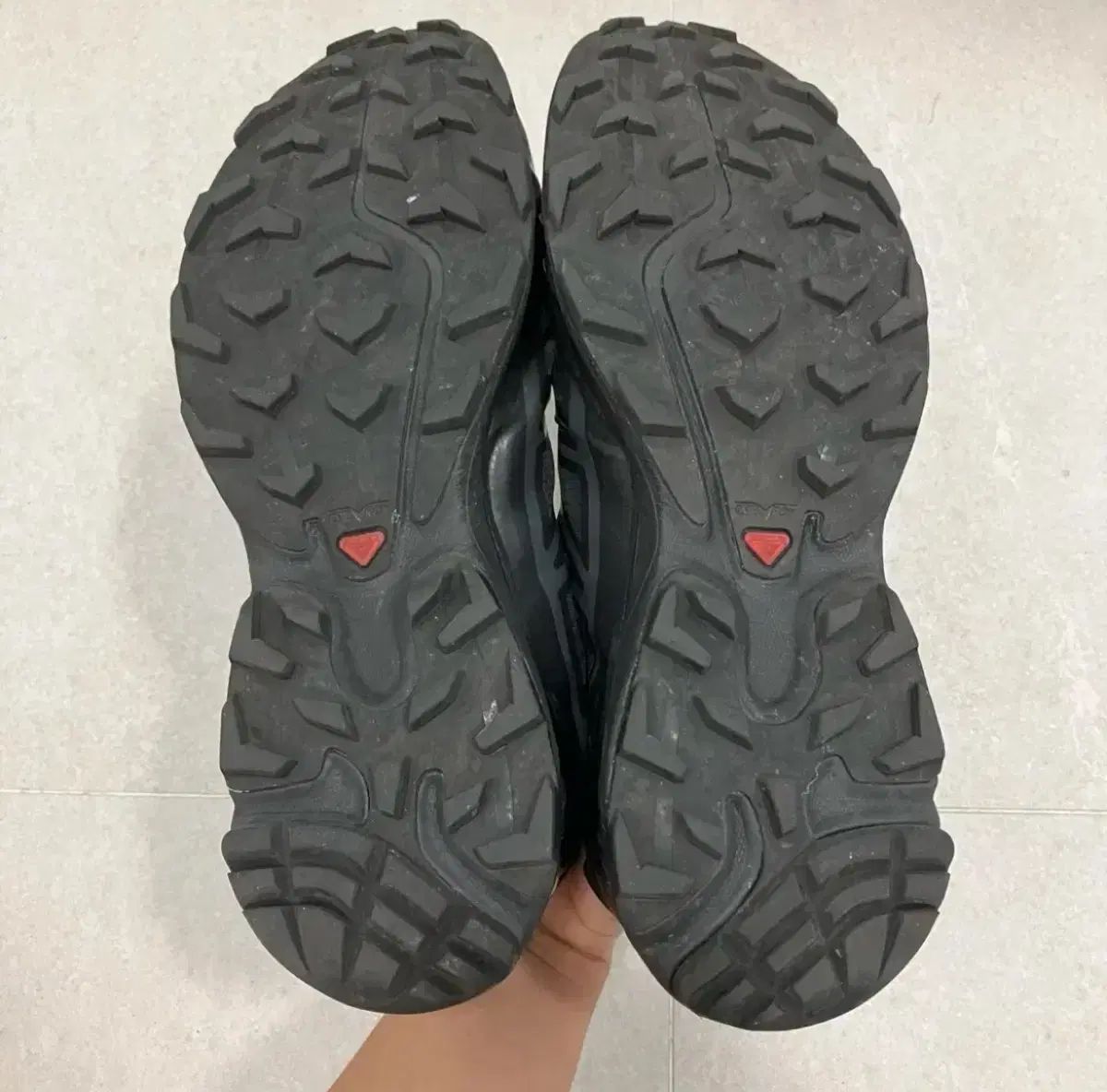 SALOMON サロモン