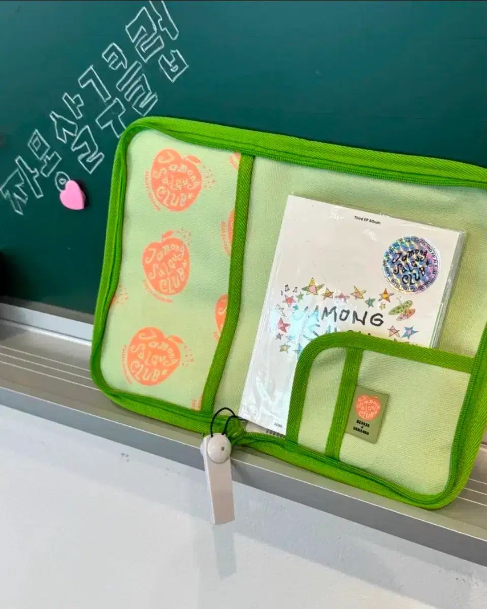 ハンロロ BEAKER 죠몽살구クラブ ブックカバー