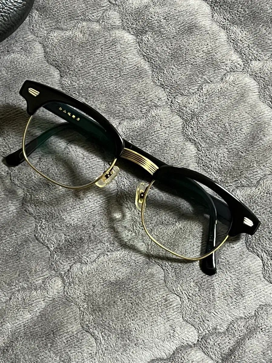 白山眼鏡 リンディブロー ブラック GOLD