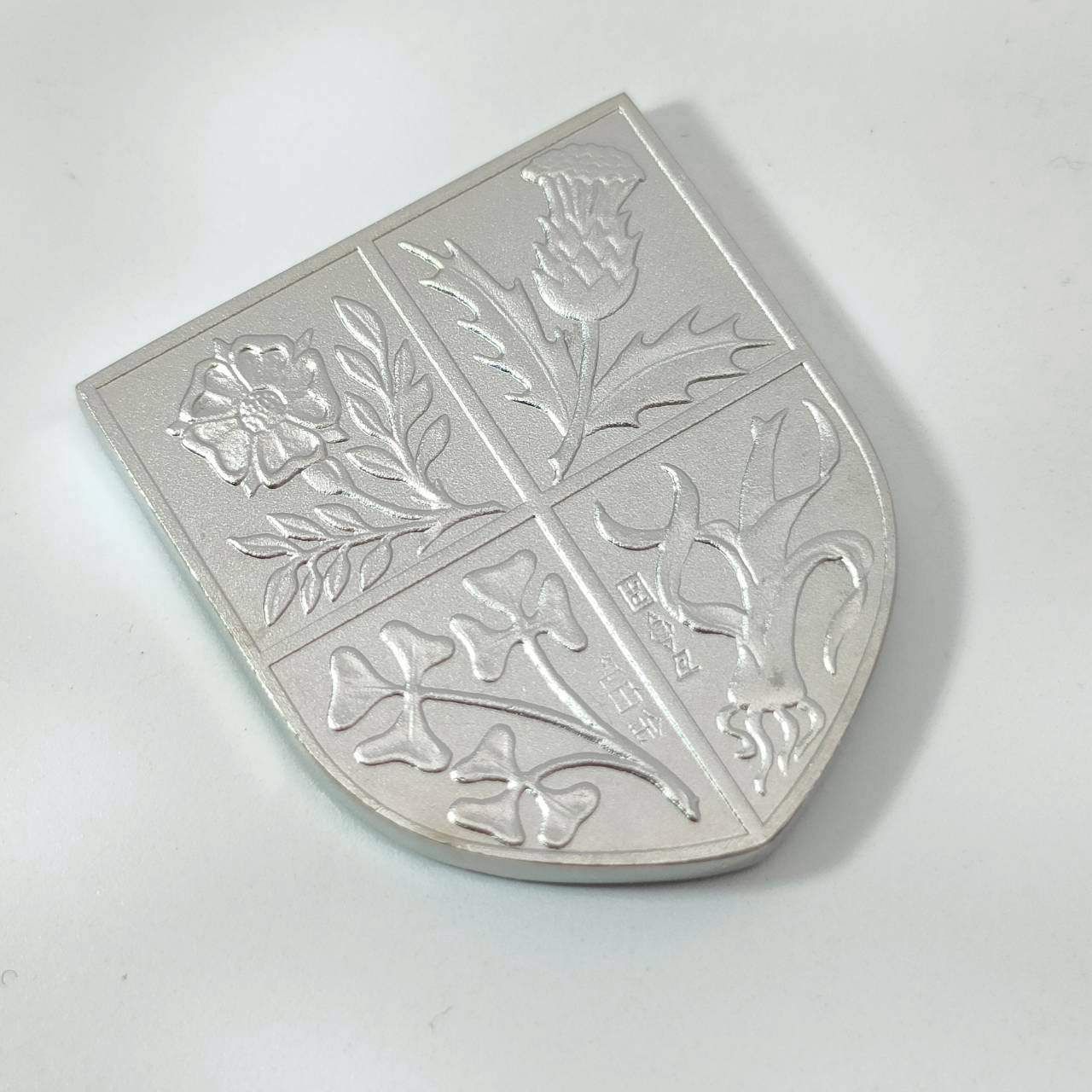 Pt 1000 純プラチナ 英国女王陛下エリザベス二世御来日記念メダル 20 37 g E 006