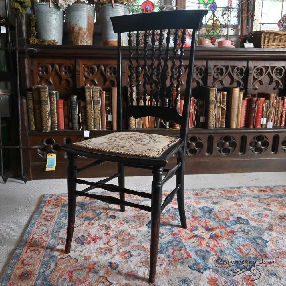 L 3710 8 フランスアンティーク キアヴァリチェア 布張りチェア ヴィクトリアン アンティークチェア キッチンチェア チェア ダイニングチェア フランス