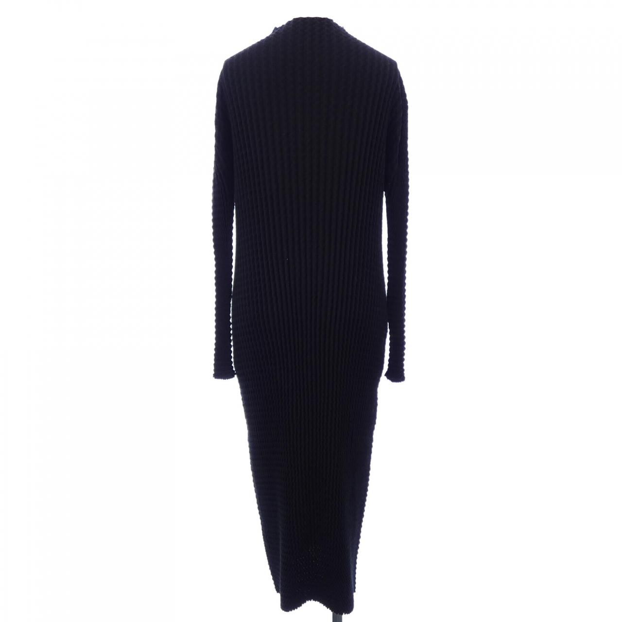 イッセイミヤケ ISSEY MIYAKE ワンピース
