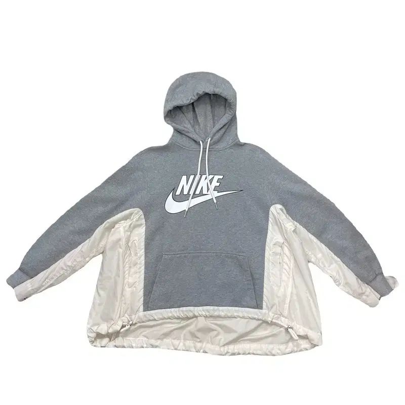 SACAI NIKE コラボフーディー