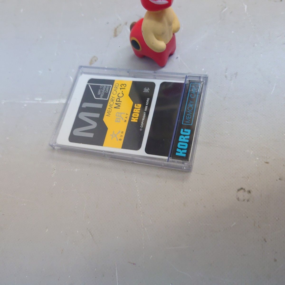 KORG M1 MPC-OEX メモリーカード Korg M1 を買ったんだけど、これらカードが付属していたんだ : r