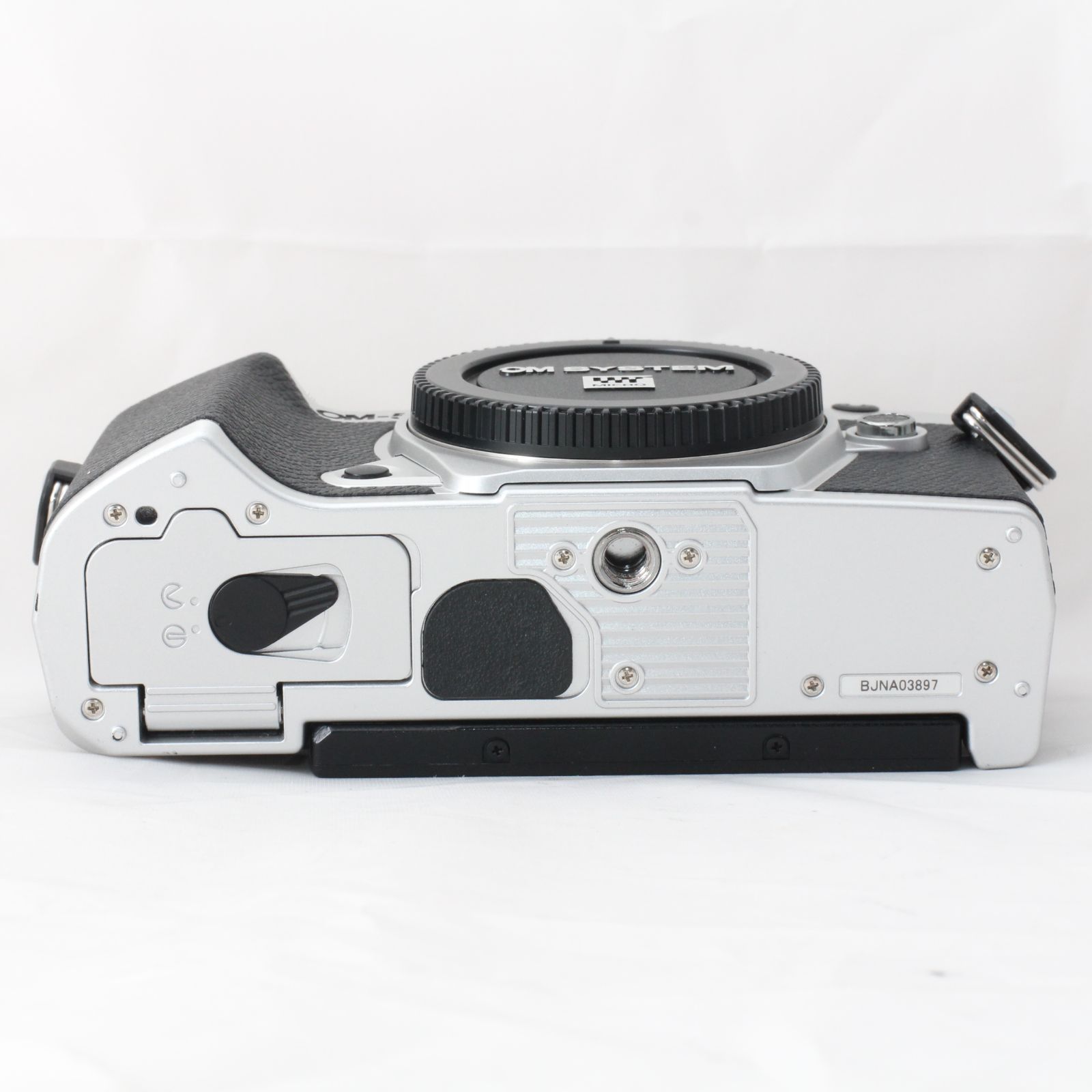  級 ショット数6105 OM SYSTEM 5 ボディ シルバー オリンパス OLYMPUS 4482 ミラーレス一眼 デジタルカメラ